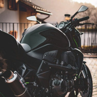 Meistras Karolis Pasivažinėjimas „Kawasaki Z750s“ motociklu su vairuotoju!