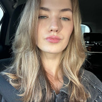 Augustė Trukša Greitai ir kokybiškai sukursiu logo, banerį, vizitinę ir kt. Augustė Trukša Greitai ir kokybiškai sukursiu logo, banerį, vizitinę ir kt.