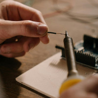 Tomaš Blaževič Elektronikos taisymas