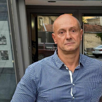 Piotr Sivochin Įtempiamos lubos – Led linijos, nišos, greitas montavimas