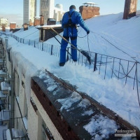 Kazimieras Tarvydas Aukštuminiai darbai Stogų sniego valymas Varveklių šalinimas