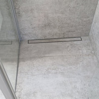 Erikas Zujevas Plytelių klijavimas