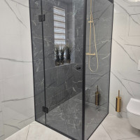 Robertas Siminauskis Estetiškos stiklo pertvaros, dušo kabinos ir veidrodžiai