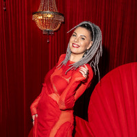 Aldegunda Aldegunda - dainuojanti vedėja, kurios nepamirši!