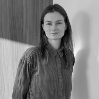 Viktorija Ž. Identitetas, logo, katalogai, soc. tinklų maketai, plakatai