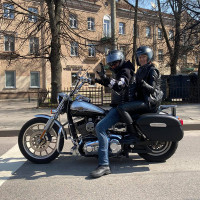 Jonas Kariniauskas Motociklas su vairuotoju Jūsų šventei, fotosesijai