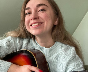 Muzikos mokytojai - I&scaron;moksi groti savo mėgstamiausias dainas gitara/ukulele