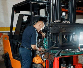 Krautuvų remontas - Ūkio technikos remontas Ūkio technikos remontas - Krautuvų remontas