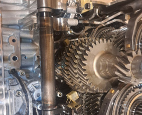 Hibridinių automobilių remontas - Hibridinių ir elektrinių automobilių pavaros remontas