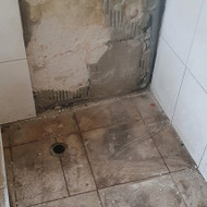 Irengti dušą su trapu plius pastatyti maišytuvhą