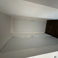 Reikia nudažyti sienas aplink duris