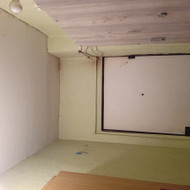 Sumontuoti antricolę prie lubų 1metras ant  30cm kad būtu su durelėmis