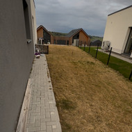 Zoles nukasimas ir grunto + smelio, juodzemio naujo uzpilymas, sportines vejos sodinimas