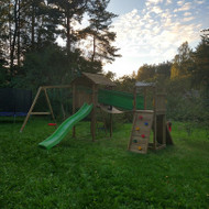 Vaikų žaidimų aikštelės surinkimas