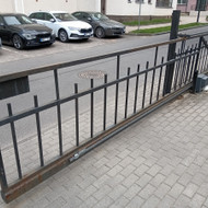 Metalinės tvoros perdažymas su paruošiamaosiais darbais