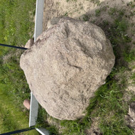 Reikia išvežti akmenį apie 2 t