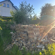 Išvežti statybines medžiagas (plytas)