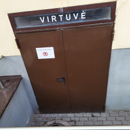 Metalinės durys