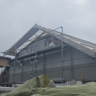 Reikalinga pamūriti nuardytą fasado sieną iki 50 m2 ir kaminą