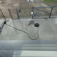 Pravesti vamzdį tarp šulinių (įskaitant trinkelių perdėjimą)