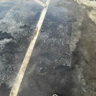 Reikia išplauti 2 parkingo vietas kurios užsiteršusios po statybų konteinerio stovėjimo