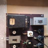Garaže pakeisti elektros skaitliuką, jungiklį