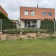 Reikia įrengti pamatą pagal sklypo ribą