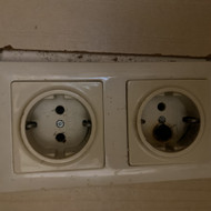 Ieškau elektriko, pakeisti elektros lizdą