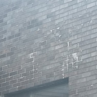 Fasado valymas nuo druskų