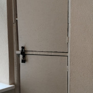 Sandėliuko dūrelio (medinio) pagaminti ir sumontuoti