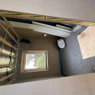 Reikia pabaigti įrengti vonios kambarį