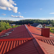 Ieškome patyrusių meistrų didelio stogo (apie 500 kv. m.) remontui ir naujos dangos sudėjimu