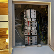 Reikalingas elektrikas vidaus skydinei pertvarkyti