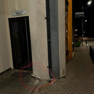 Priklijuoti plytelės ir pora trinkelių