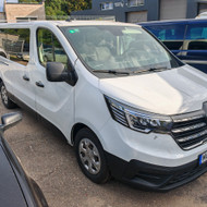 Iš Kauno į Rygą nuvežti Renault Trafic L2