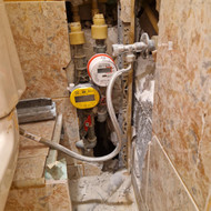 Reikalinga paslauga apdailos darbams, sutvarkant sienas po vandentiekio avarijos