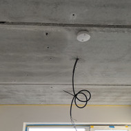 Loft stiliaus lubų betono suvienodinimas
