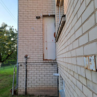 Užmūrinti durų angą