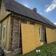 Ieškome, kas pavasarį galėtų nugriauti rąstinį namą (apie 6 × 10 m, ~60 m²)