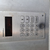 Telefonspynes montavimas 4 butu laiptyneje vietoje senos