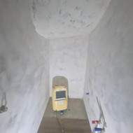 Reikia išklijuoti plyteles