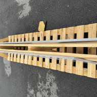 Reikalingi du mediniai A-frame tipo stovai akmens plokštėms transportuoti