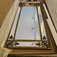 Pakabinti veidrodį ant betoninės sienos. Rasos, Vilnius