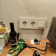 Plytelių klijavimas viduje