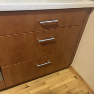 Reikia perdėti stalčius , išimti senus begelius, įdėti naujus