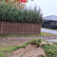 Reikalingas įvažiavimo į kiemą įrengimas (skalda)