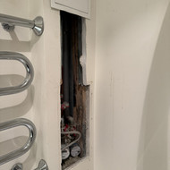 Sutaisyti apdaią vonioje