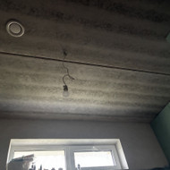 Įtempti lubas sumontuoti led apšvietimo juostas