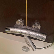 Santechnikas - pakeisti termostatinį maišytuvą vonioje