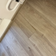 Pakeisti tris laminuotu grindu dailylentes